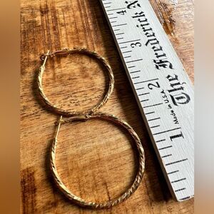 gold tone hoop earrings